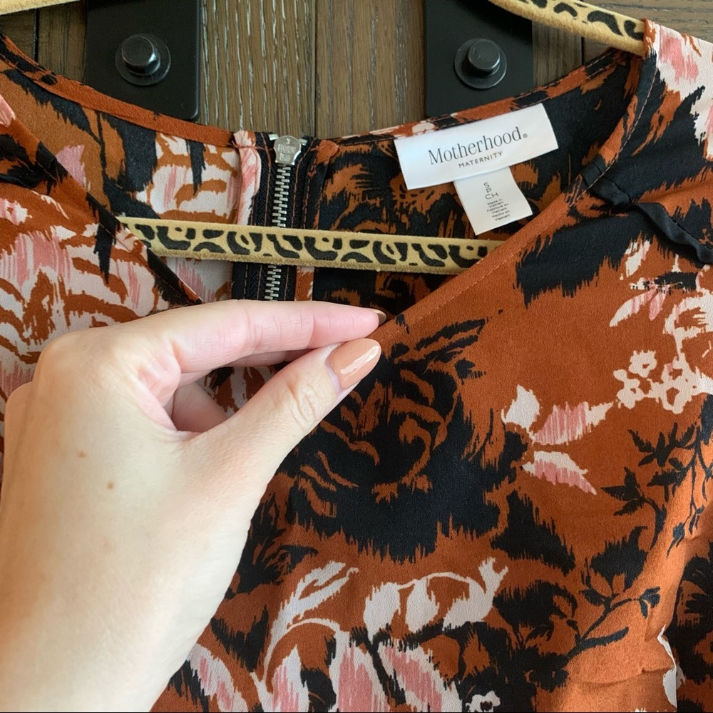 🎉HOST PICK🎉 Motherhood Maternity | Floral Blouse - Picture 3 of 3
